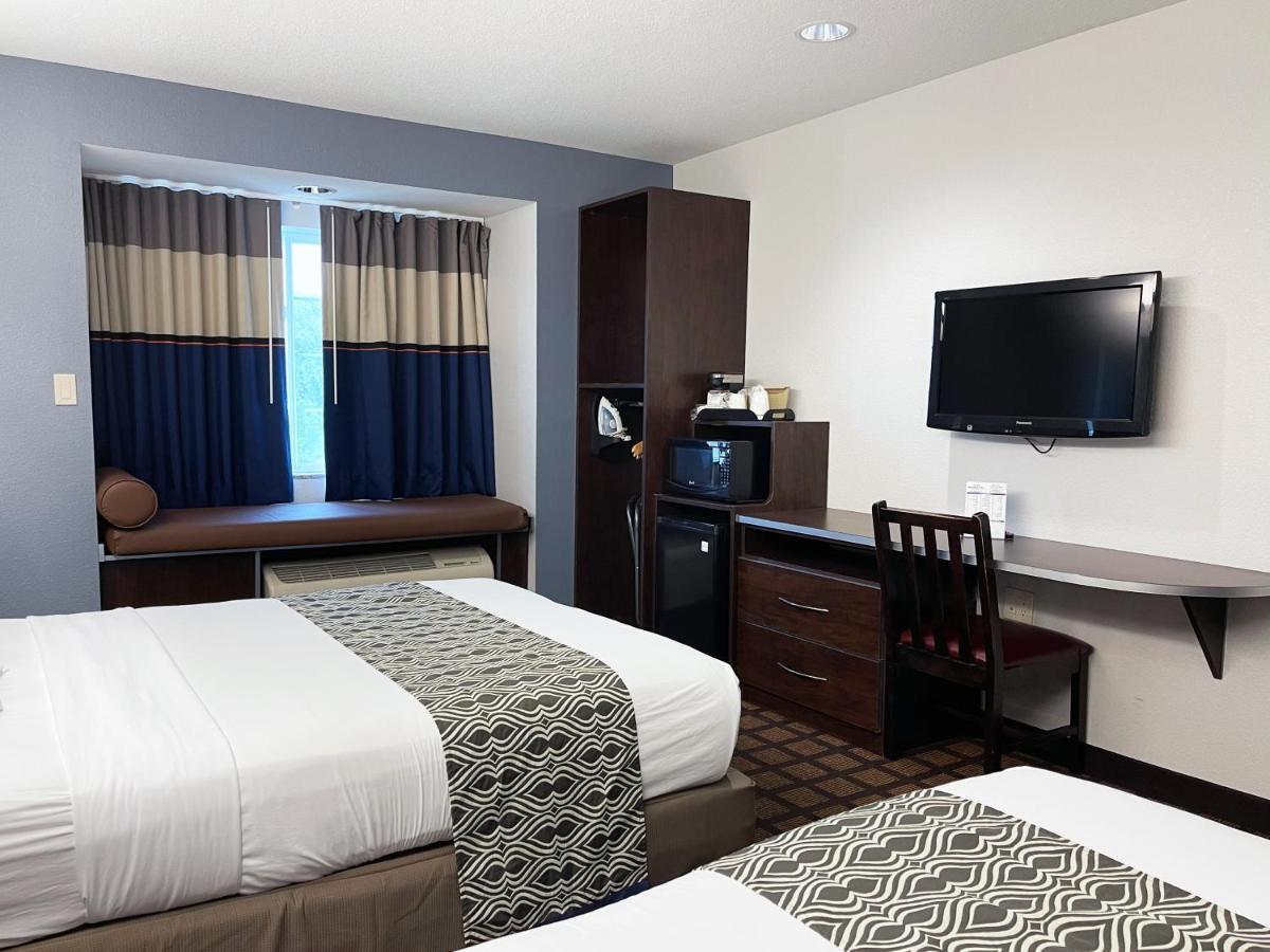 Microtel Inn & Suites By Wyndham מישיגן סיטי מראה חיצוני תמונה