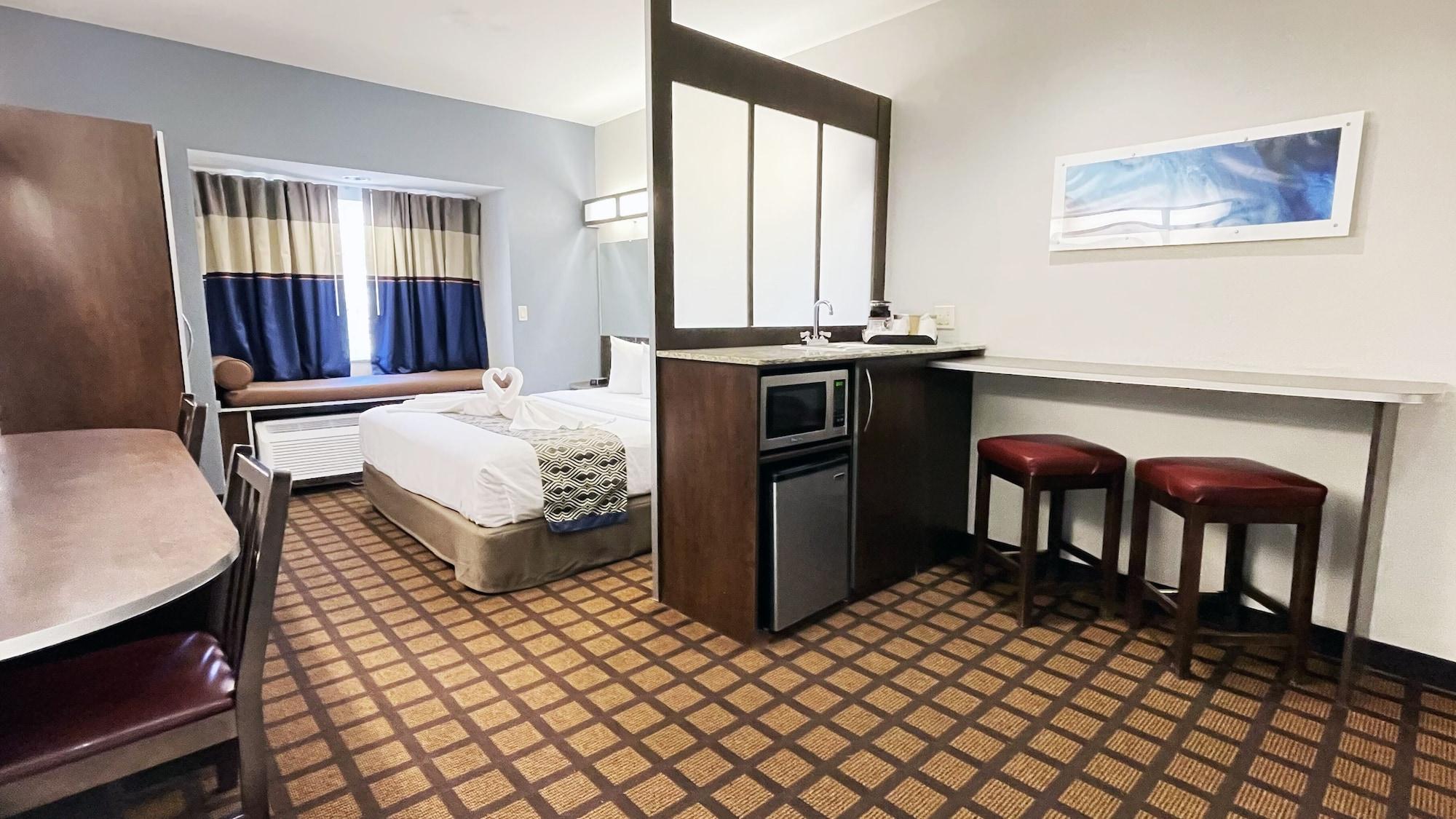 Microtel Inn & Suites By Wyndham מישיגן סיטי מראה חיצוני תמונה