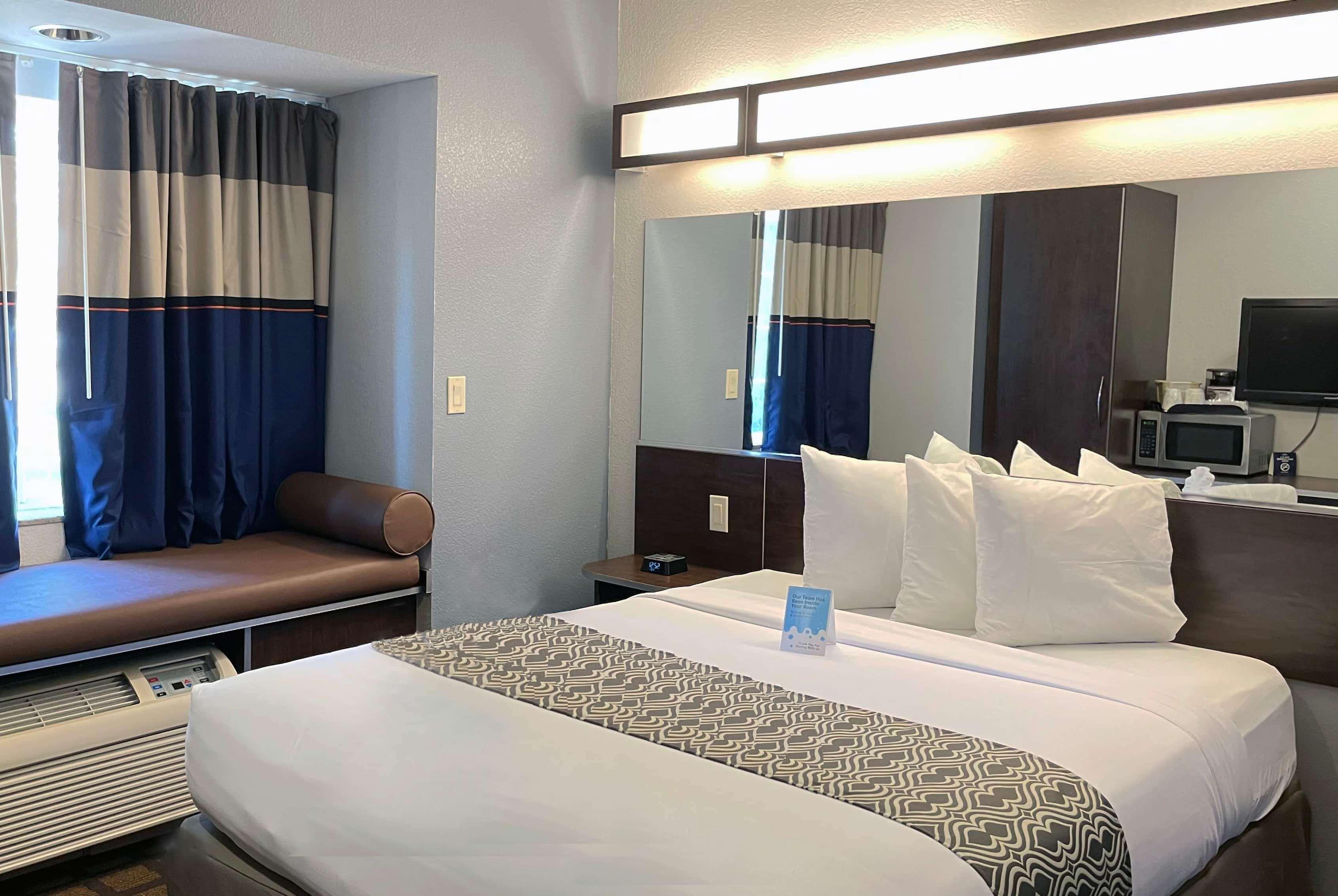 Microtel Inn & Suites By Wyndham מישיגן סיטי מראה חיצוני תמונה