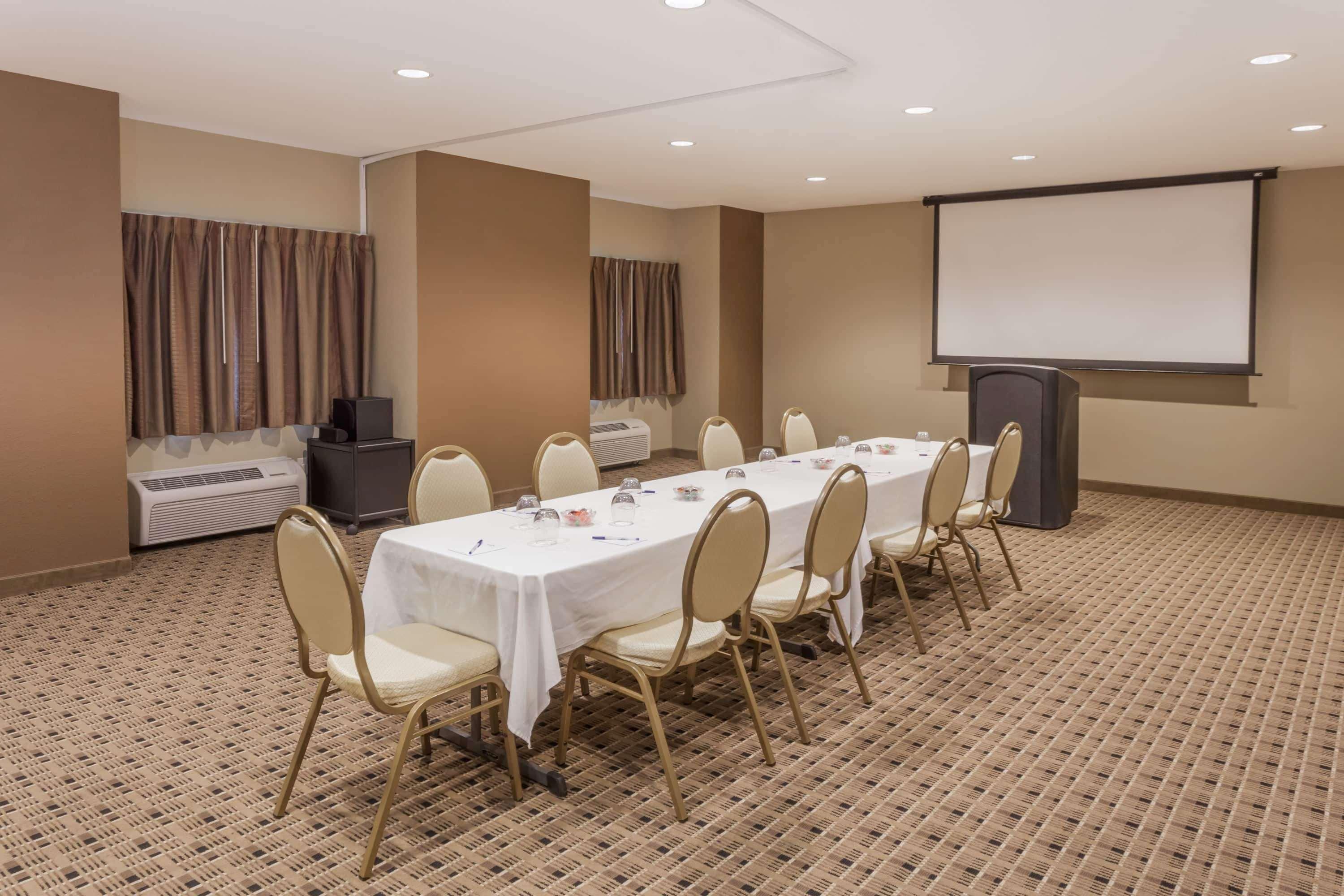 Microtel Inn & Suites By Wyndham מישיגן סיטי מראה חיצוני תמונה