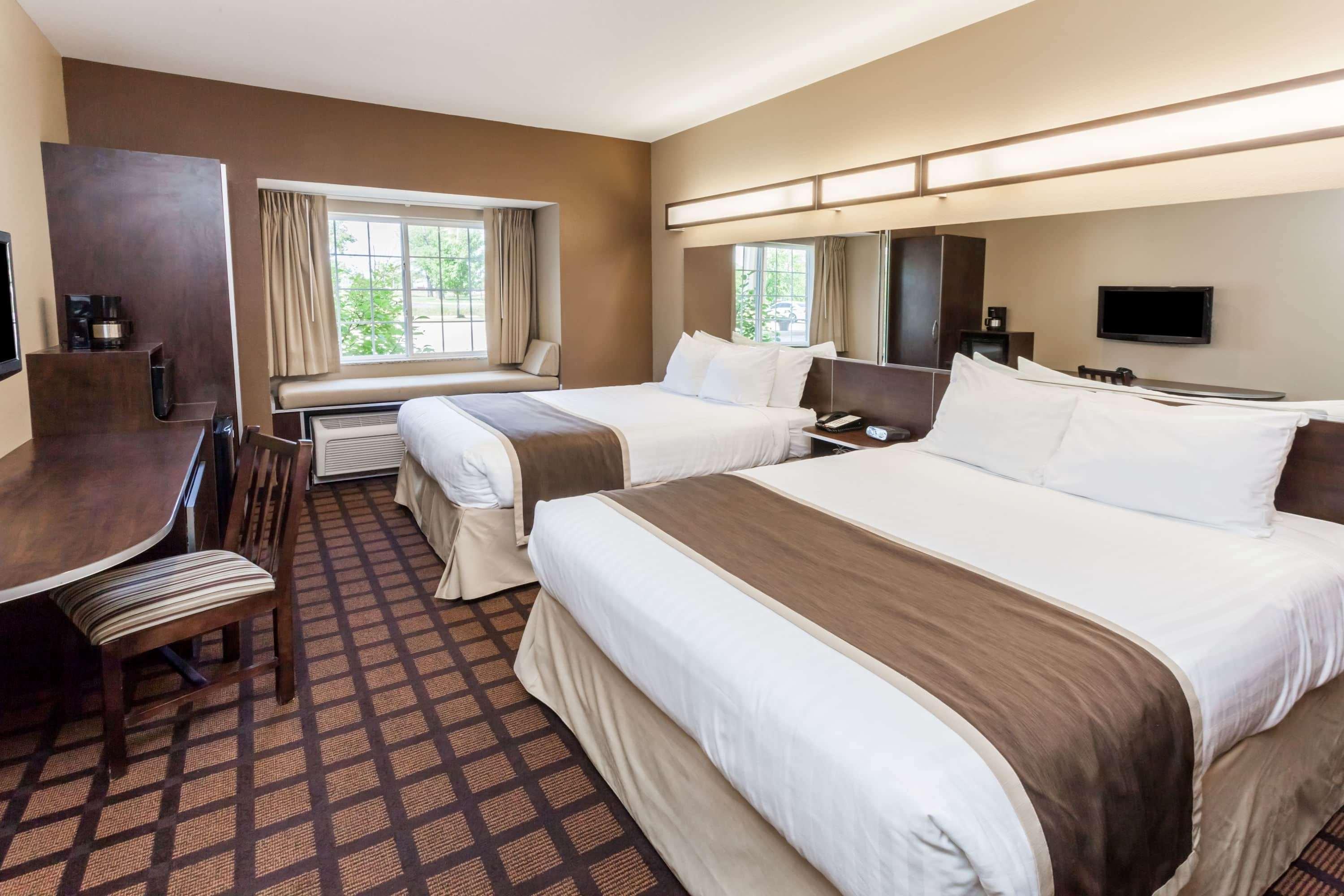 Microtel Inn & Suites By Wyndham מישיגן סיטי מראה חיצוני תמונה