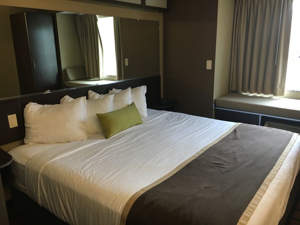 Microtel Inn & Suites By Wyndham מישיגן סיטי מראה חיצוני תמונה